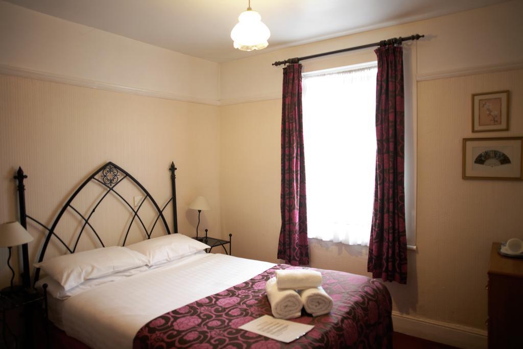 Hamilton Court Hotel Chester Exterior photo