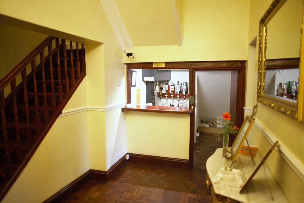 Hamilton Court Hotel Chester Exterior photo