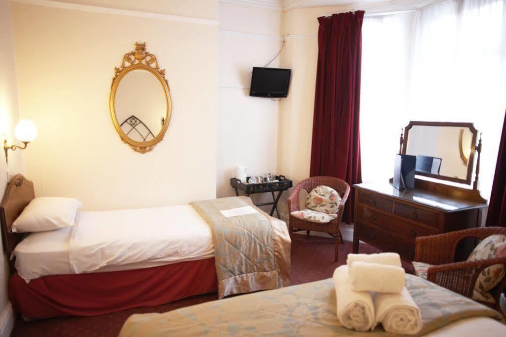 Hamilton Court Hotel Chester Exterior photo
